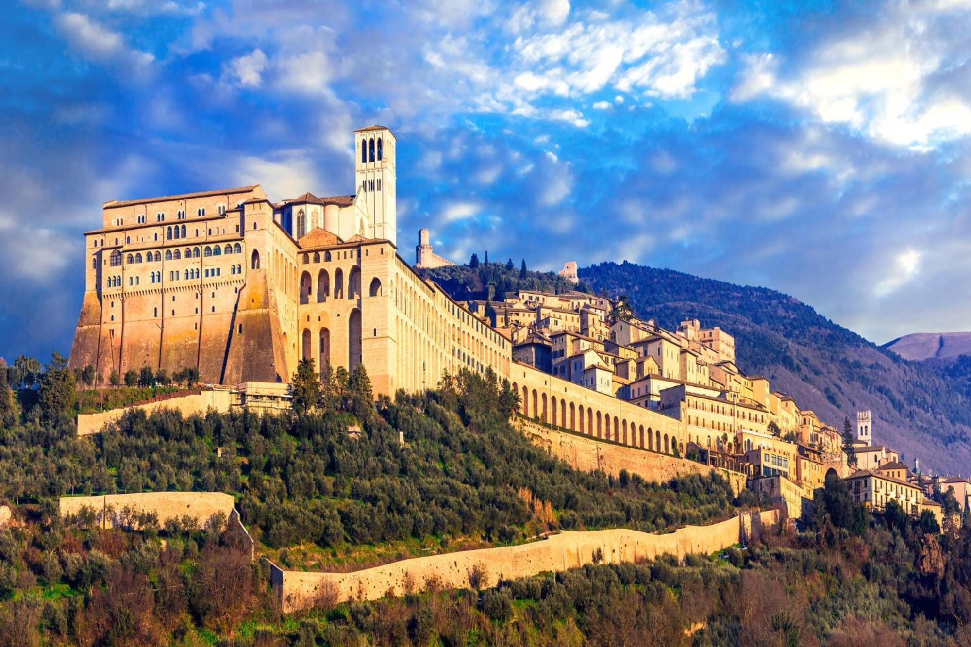 Suite Comunicanti, Tra Antico E Moderno Assisi Exteriér fotografie