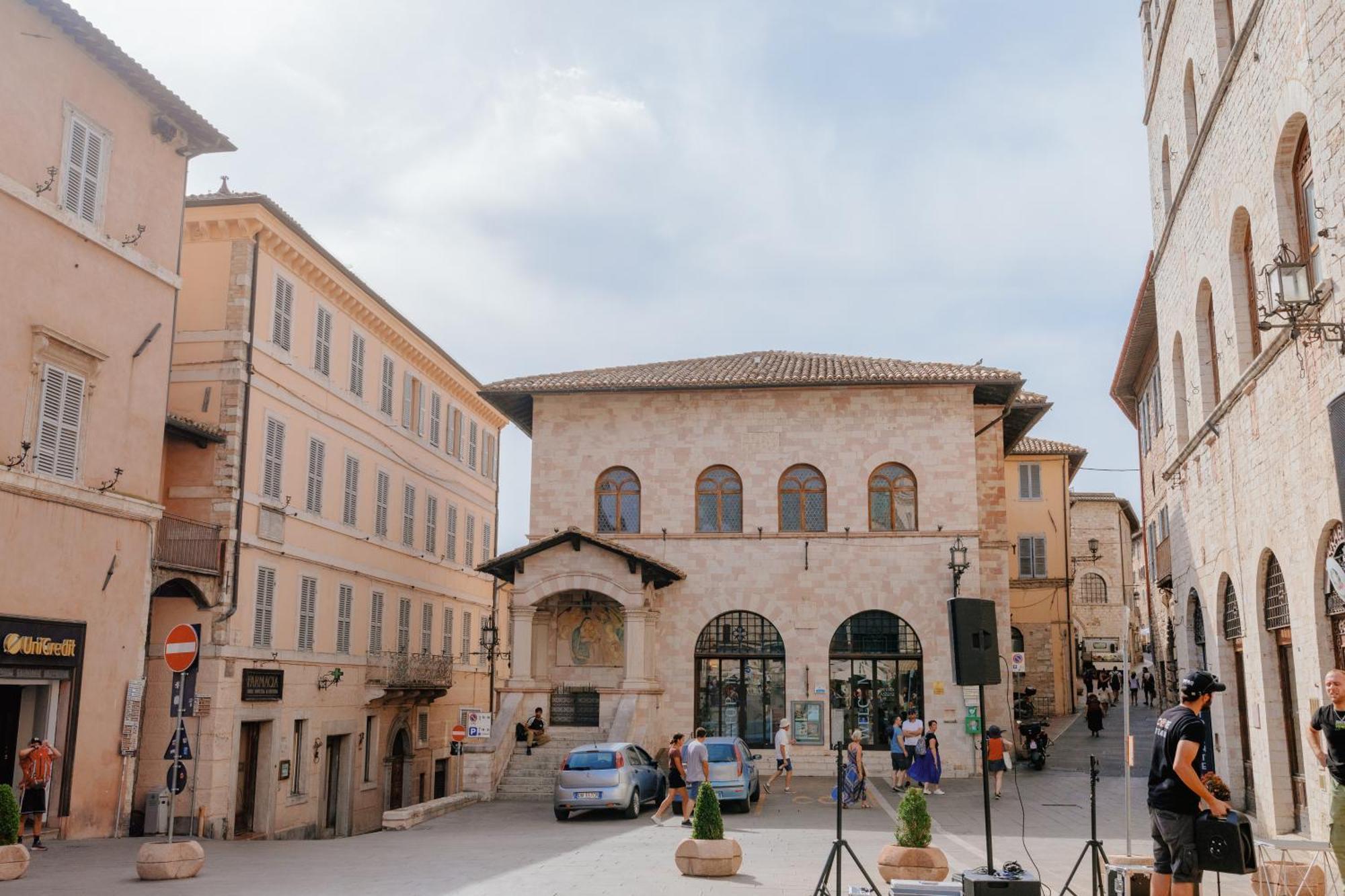 Suite Comunicanti, Tra Antico E Moderno Assisi Exteriér fotografie